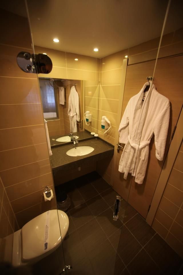 BUSİNESS STANDART WC